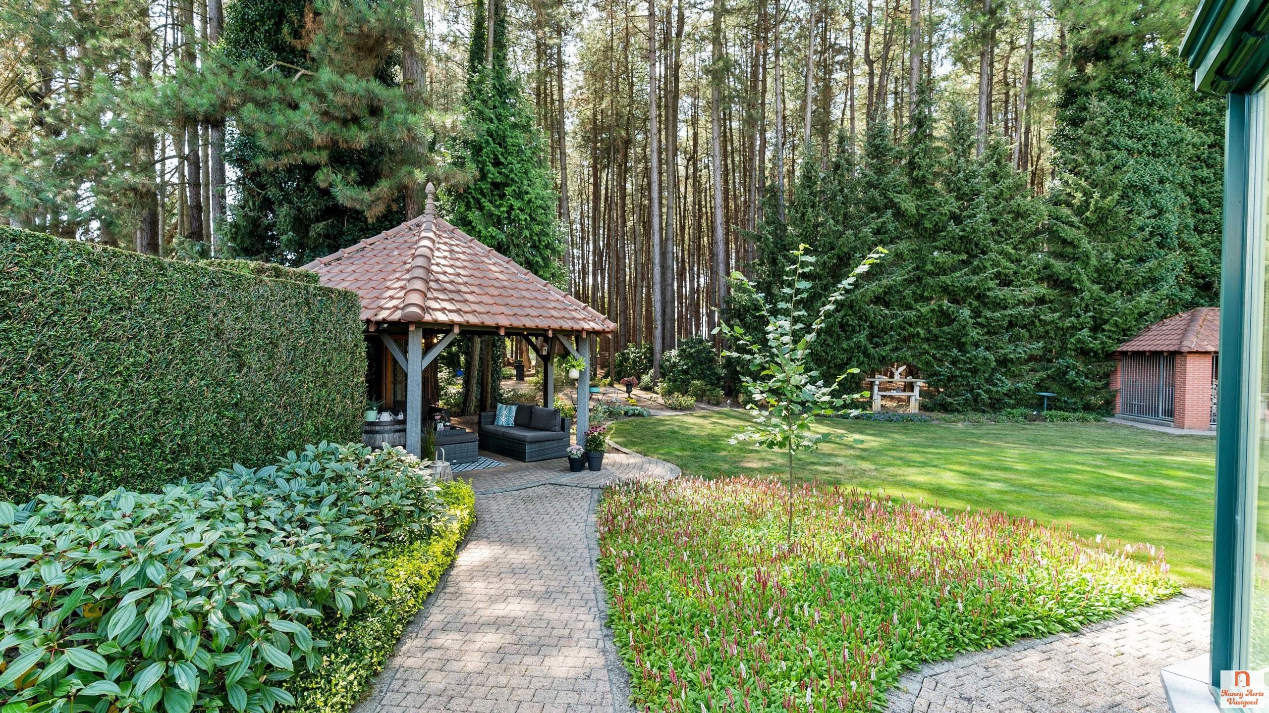 Luxueuze villa met overdekt zwembad, bos en weiland foto 53