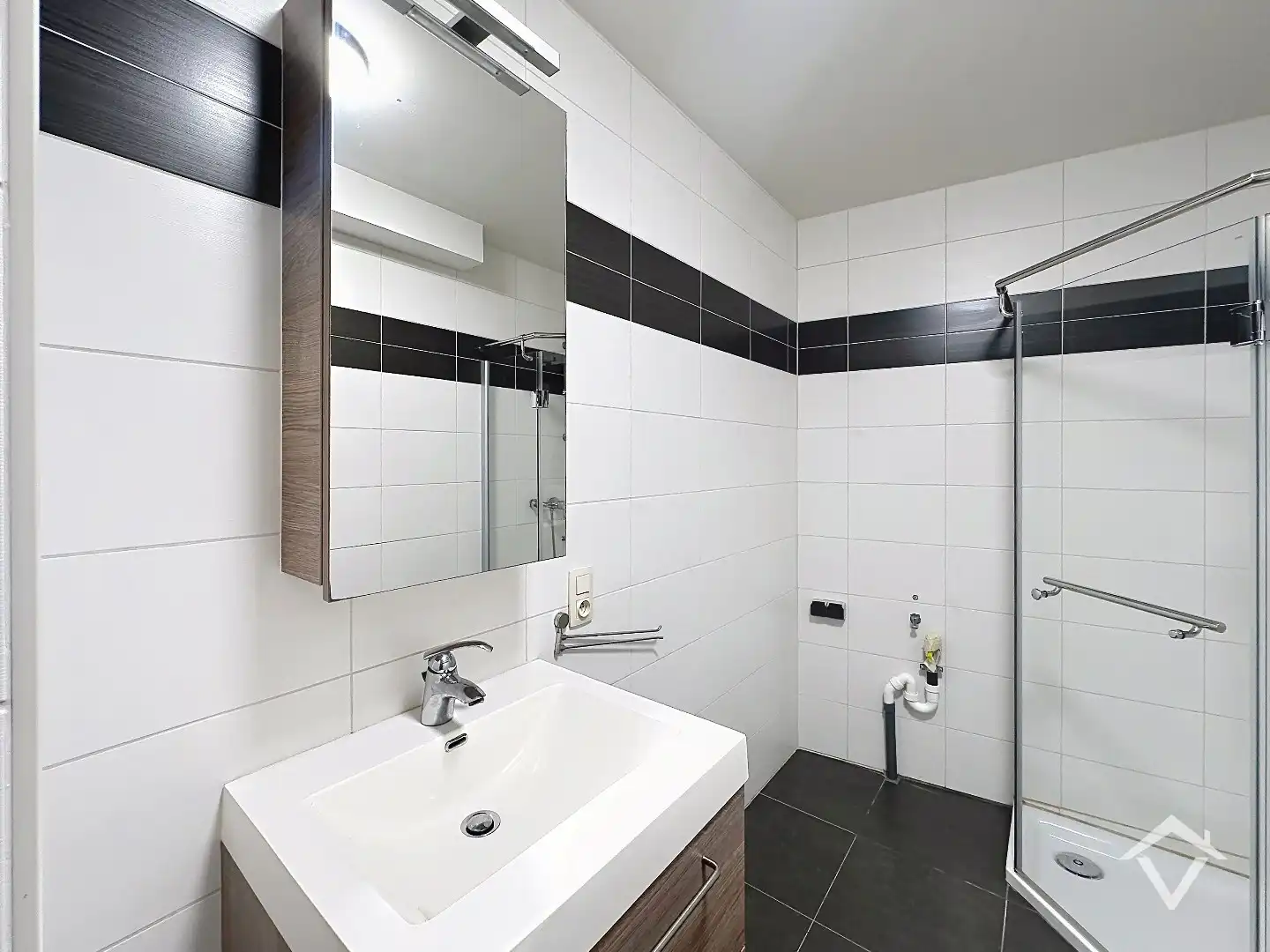 Instapklaar gelijkvloers appartement met staanplaats te Gistel foto 23