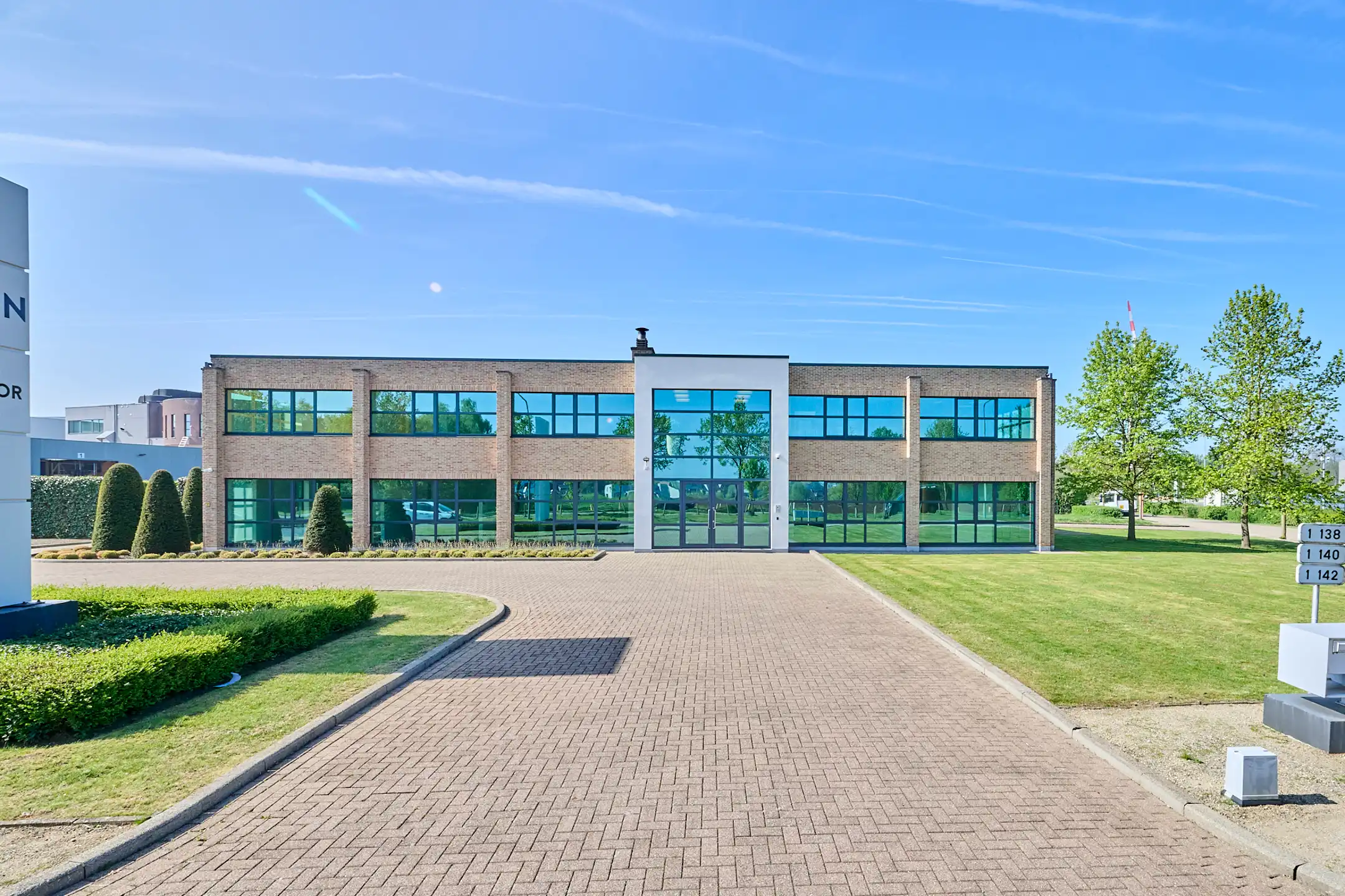SEMI - INDUSTRIEEL GEBOUW OP ZICHTLOCATIE IN BERINGEN foto 16