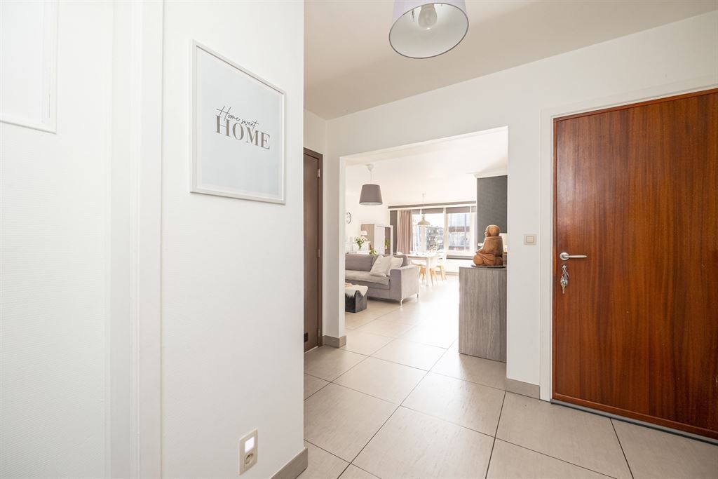 Instapklaar appartement met terras nabij Rivierenhof foto 14