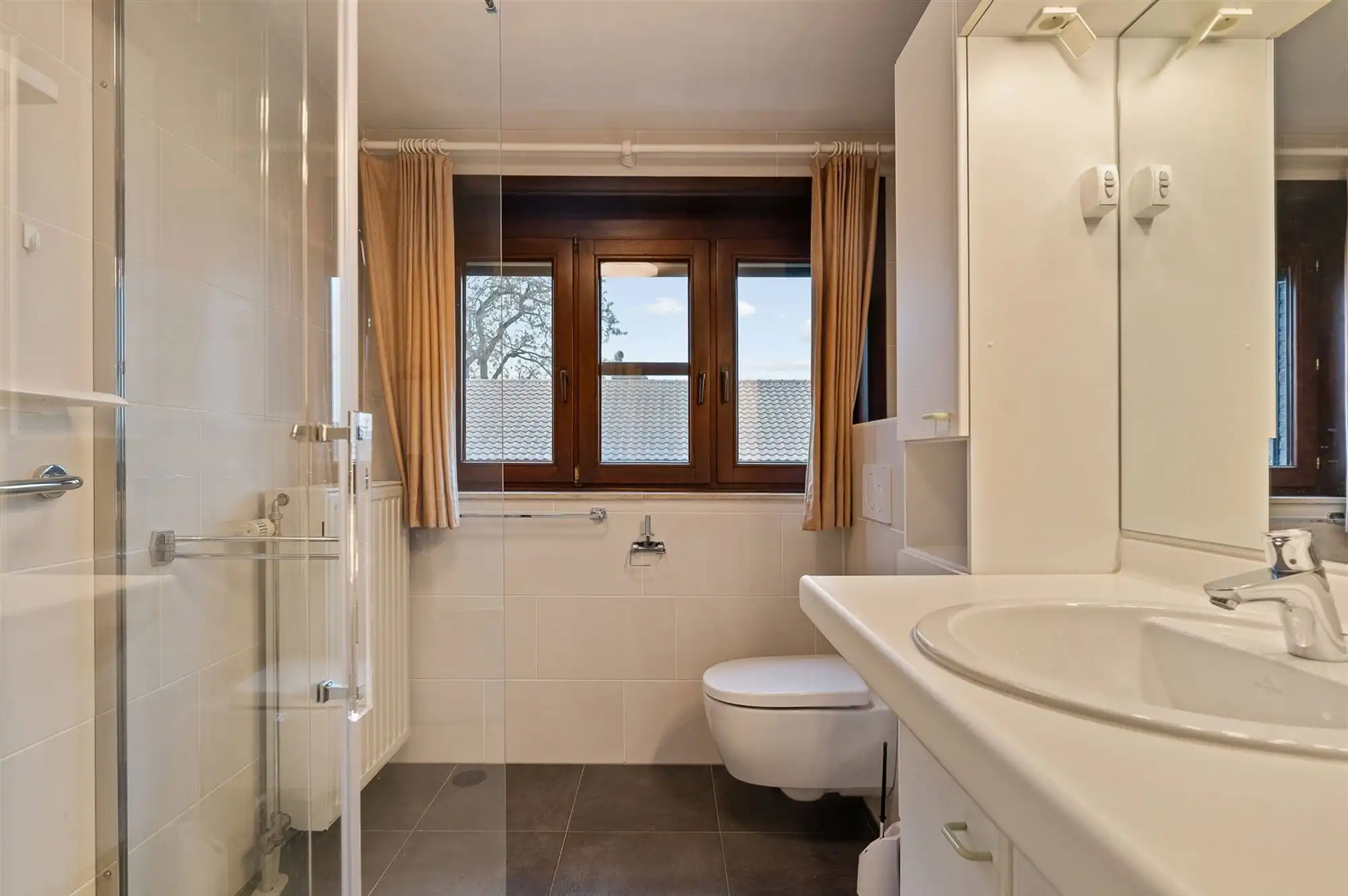 OP TE FRISSEN WONING MET 3 SLAAPKAMERS GELEGEN OP EEN RUIM PERCEEL VAN 11A70CA TE PAAL foto 14