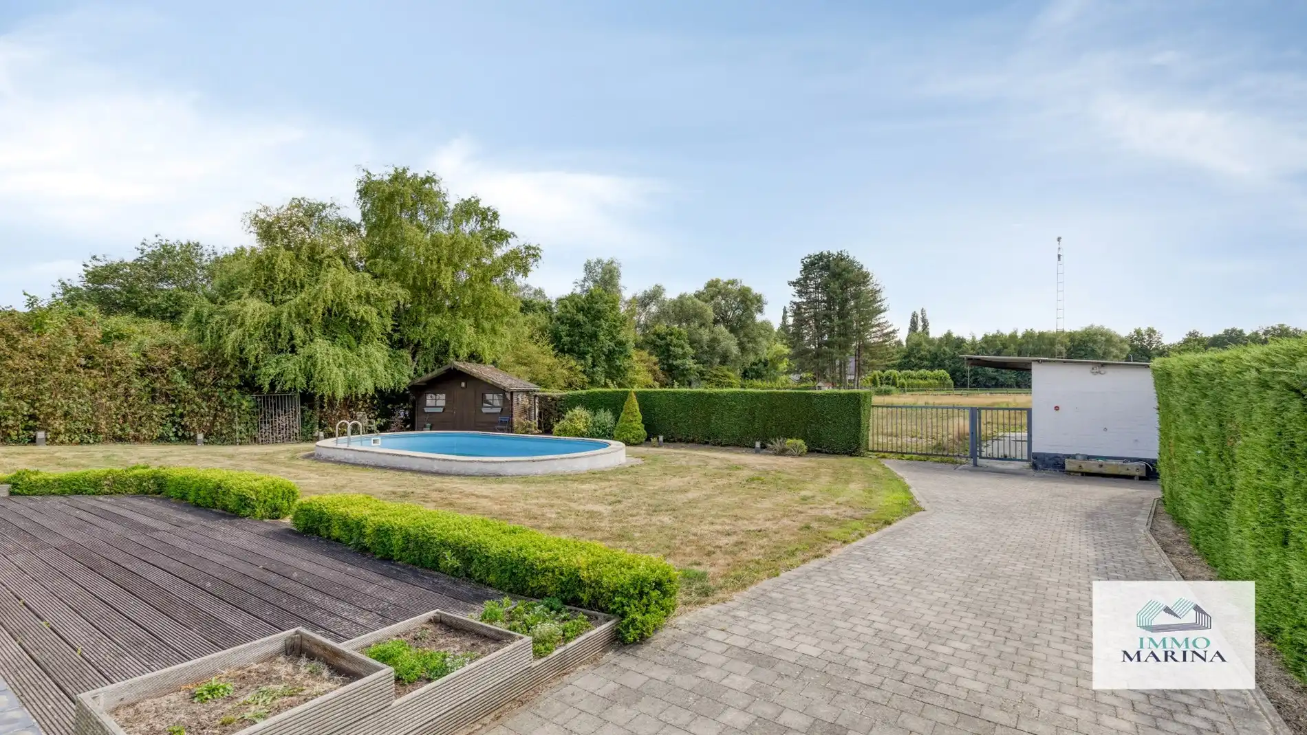 EXCLUSIEVE VILLA OP 6.530M² MET ZWEMBAD EN 4 SLPKS foto 22