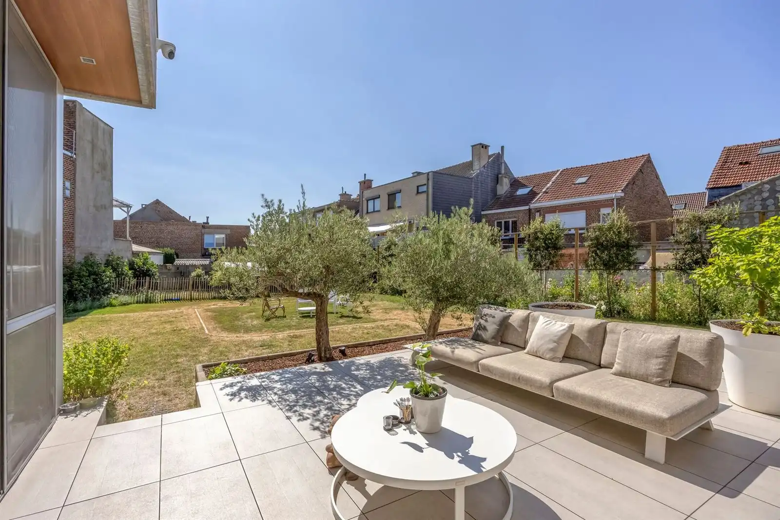 Ruime woning met 4 slaapkamers en bureau te koop foto 29