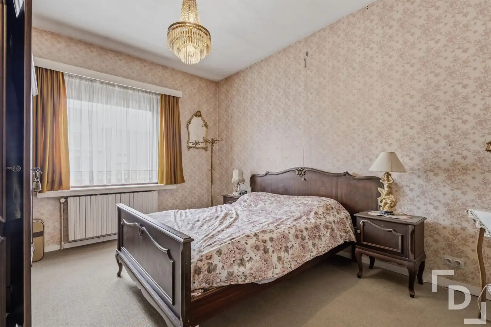 Ruim gebouw te koop met handelsruimte en appartement in Woumen. foto 37