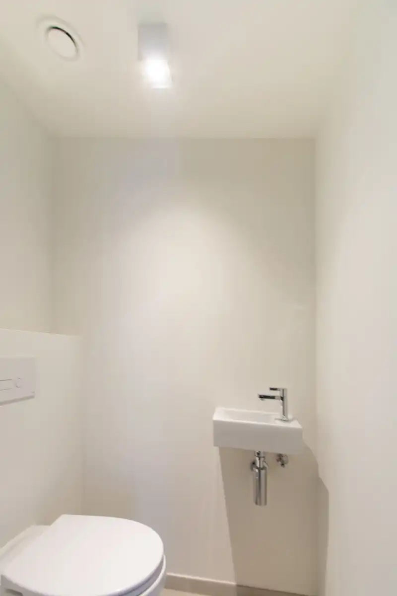 Modern en lichtrijk  2-slaapkamerappartement met terras foto 8