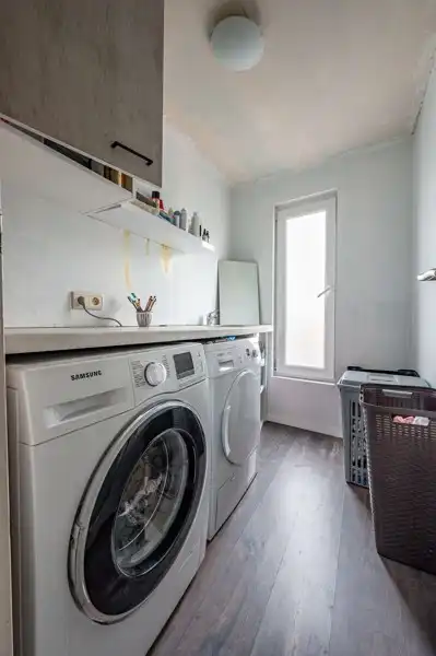 Gerenoveerde ruime gezinswoning met handelsruimte, garage, tuin en 3 slaapkamers op een perceel van 391 m² in het centrum van Wakken. foto 20