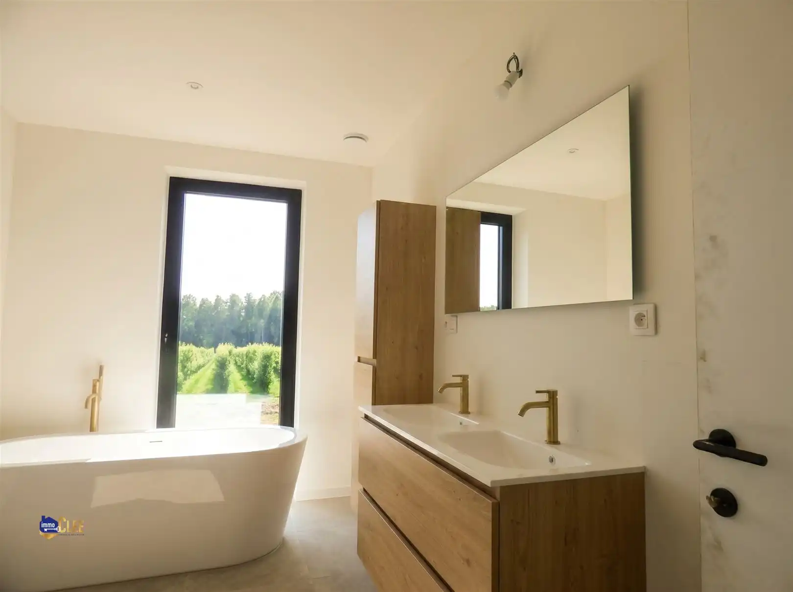 Moderne nieuwbouwwoning in rustige omgeving foto 17