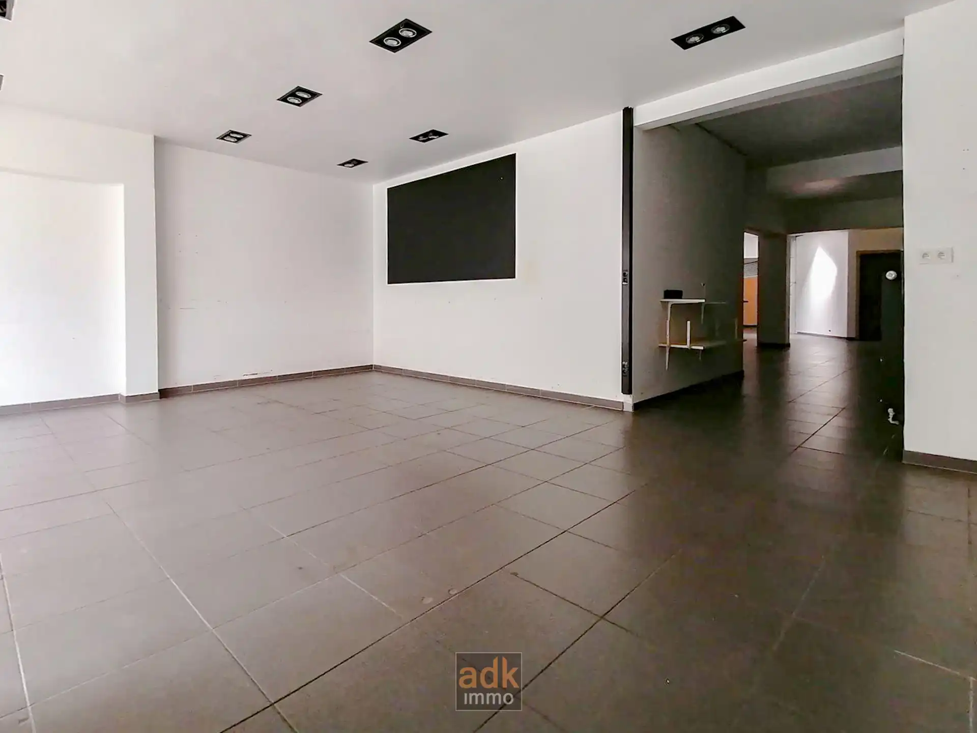 Topgelegen Commerciële Ruimte van 222 m² te Koop in Koksijde-Bad foto 11