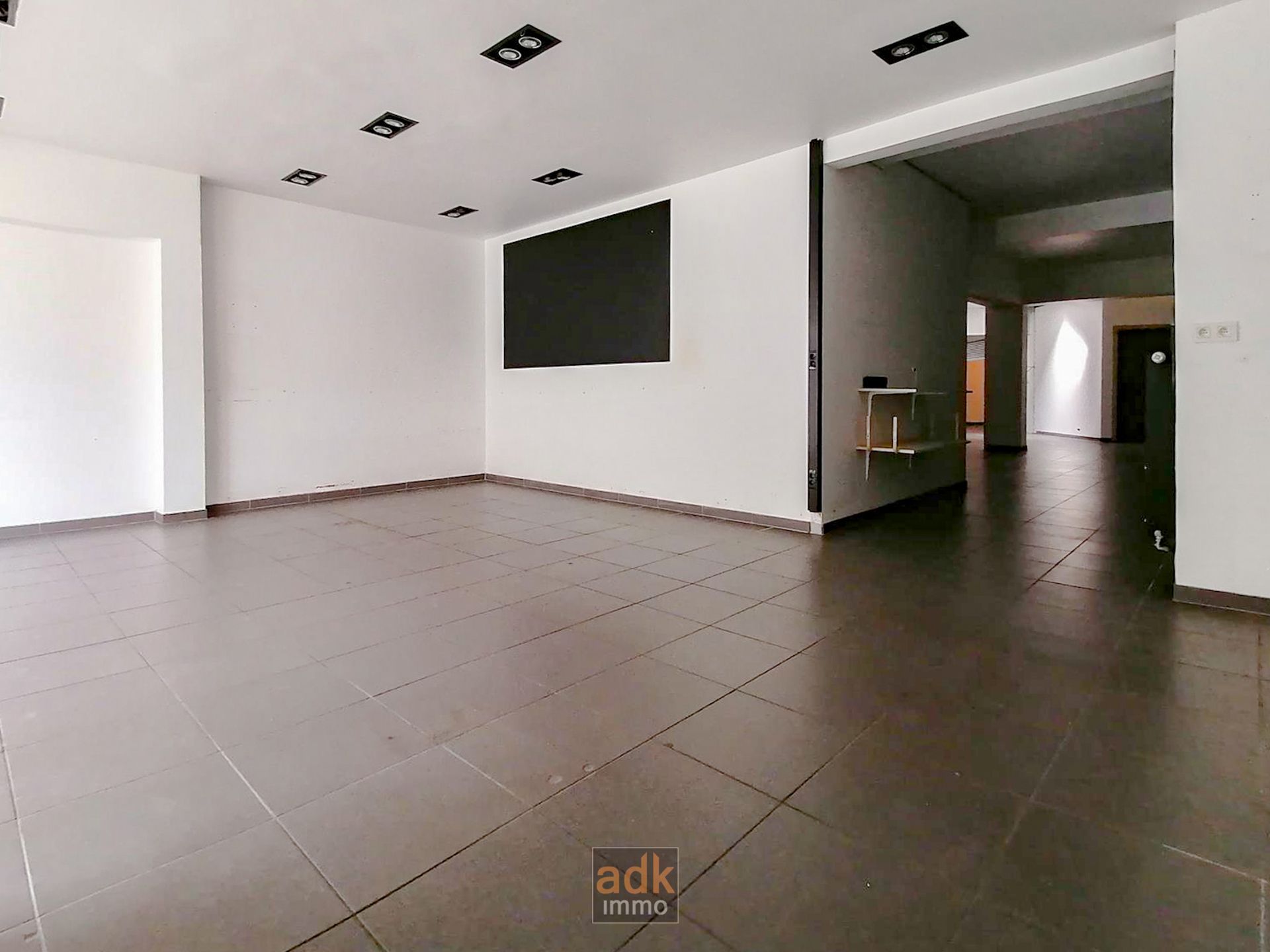 Topgelegen Commerciële Ruimte van 222 m² te Koop in Koksijde-Bad foto 11