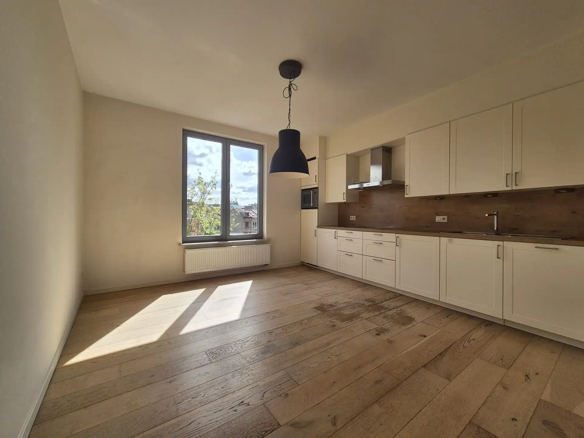 Verrassend ruim gelegen appartment met zicht op het water.  foto 10