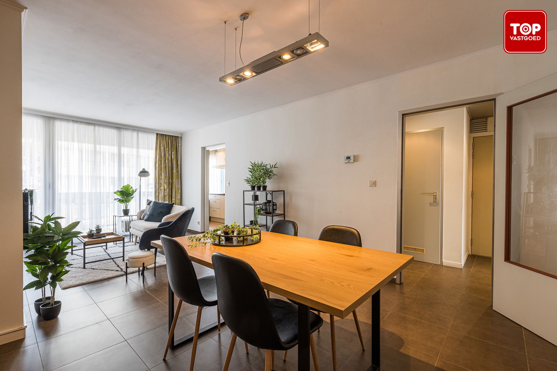 Instapklaar appartement met 2 slaapkamers, 2 terrassen en garage foto {{pictureIndex}}