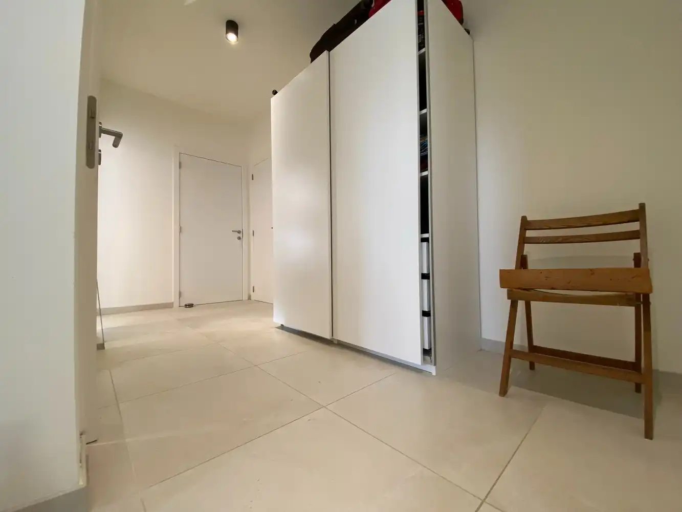 ENERGIEZUINIG GERENOVEERD APP. INCLUSIEF GARAGEBOX EN KELDER NABIJ LEO DE BETHUNELAAN foto 13