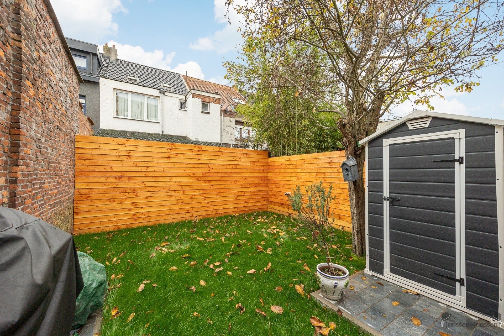 Mooi volledig gerenoveerd huis met EPC A aan groen plein foto 21