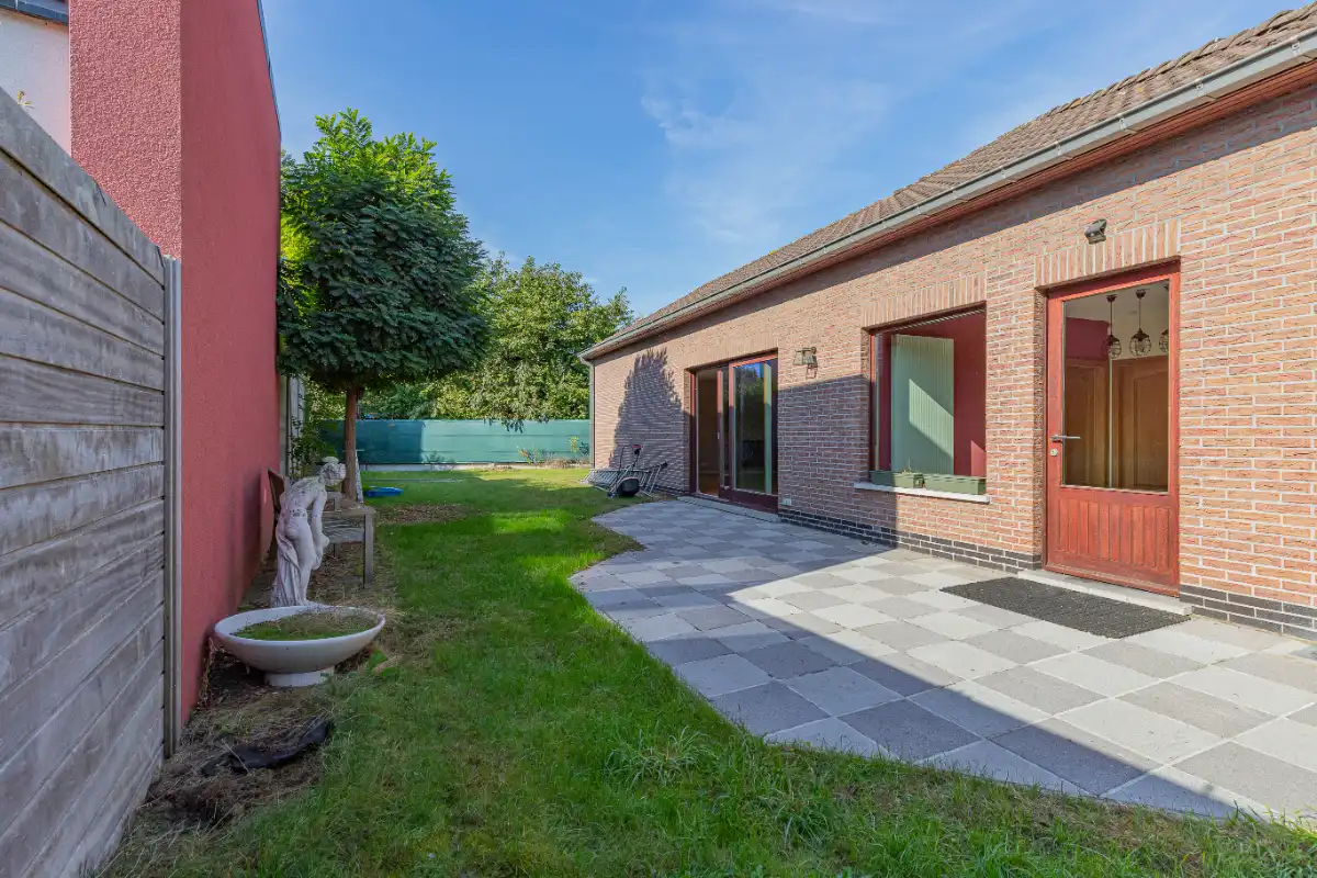 Zeer goed gelegen bungalow op wandelafstand van het centrum, station en de scholen van Dendermonde foto 14