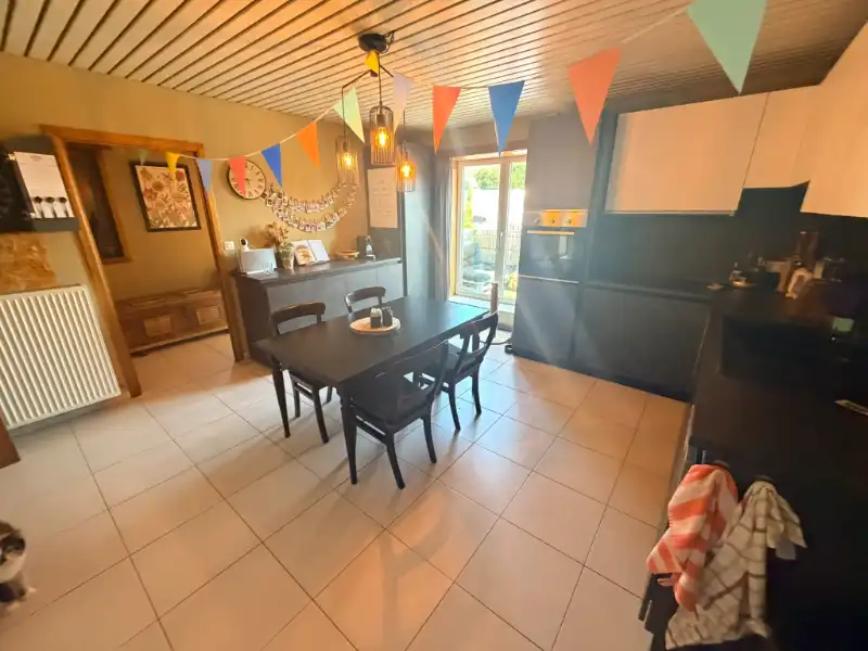 --- NIEUW --- Ruim 2-slaapkamerappartement met zonnig terras op rustige ligging in Lemberge! foto 4