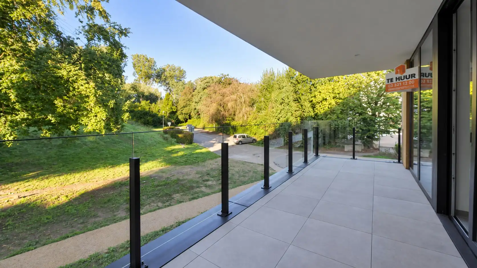 Modern en energiezuinig appartement met ruim terras in groene omgeving foto 2