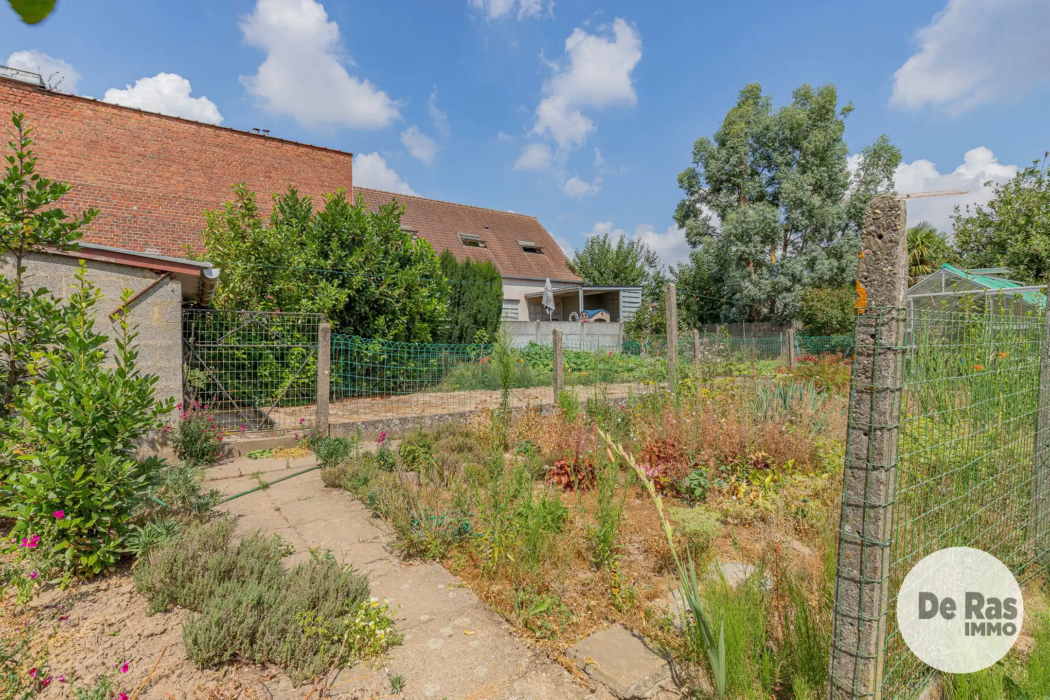 ERONDEGEM - Solide, te renoveren woning met 3 kamers foto 27