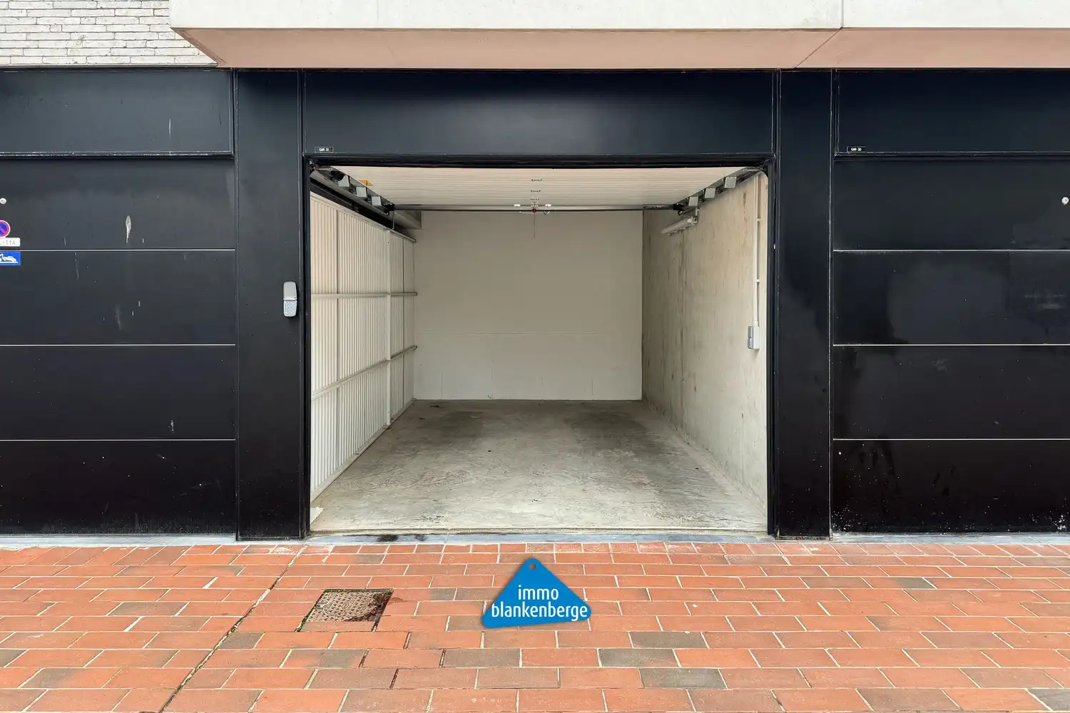 Gemeubelde exclusieve penthouse met garage, twee slaapkamers en terras foto 27