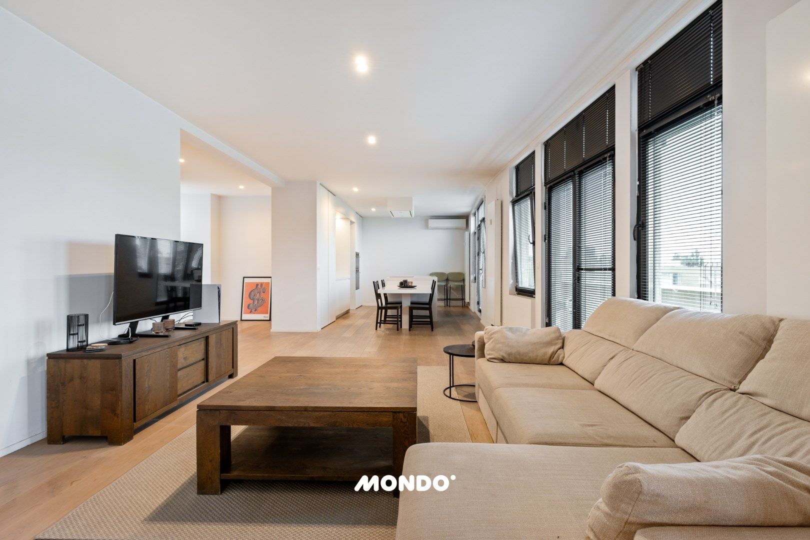 Exclusieve penthouse met adembenemend panoramisch zicht te Antwerpen foto {{pictureIndex}}