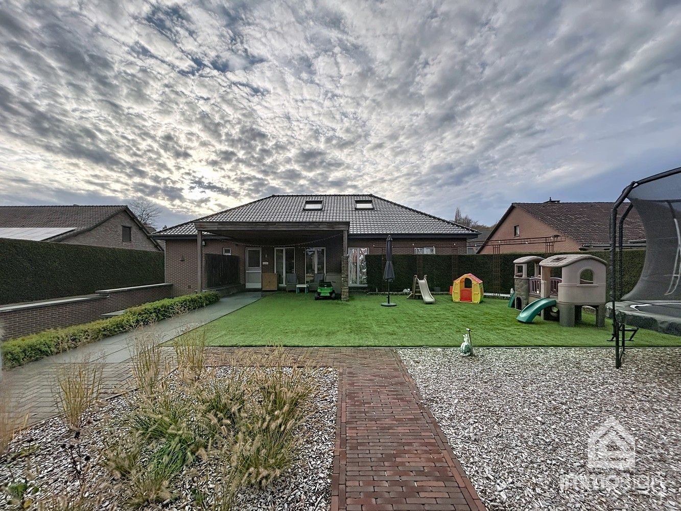 Karaktervol landhuis op 2318 m² in groene, rustige omgeving foto 44