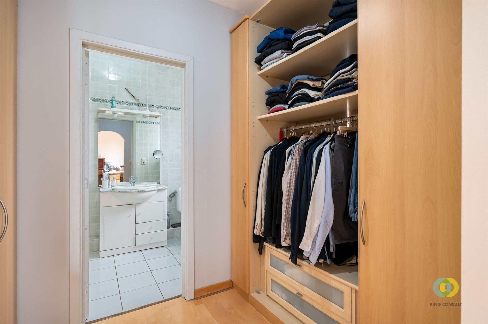 Zeer ruime 3-gevel met grote tuin foto 15