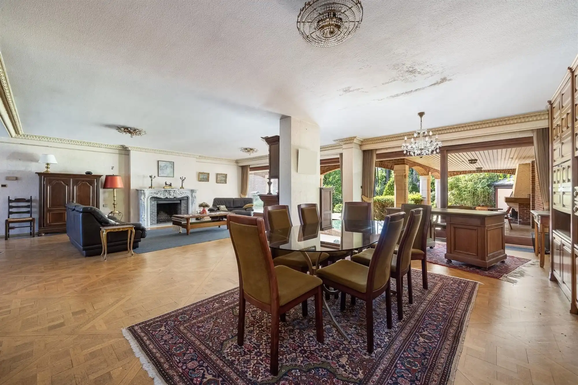 Villa met bijgebouwen op prachtig perceel foto 12