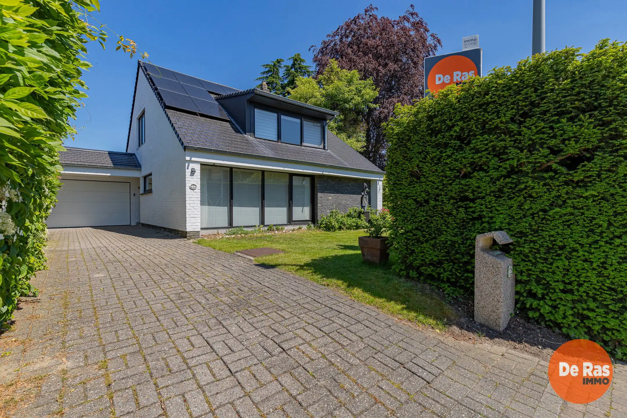 Hoofdfoto van de publicatie: NIEUWERKERKEN - Leuke tijdloze open bebouwing in het centrum