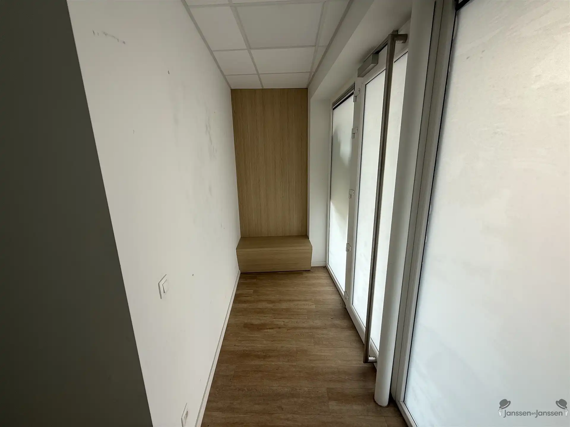 Instapklaar kabinet/kantoor met 4 praktijkruimten foto 4