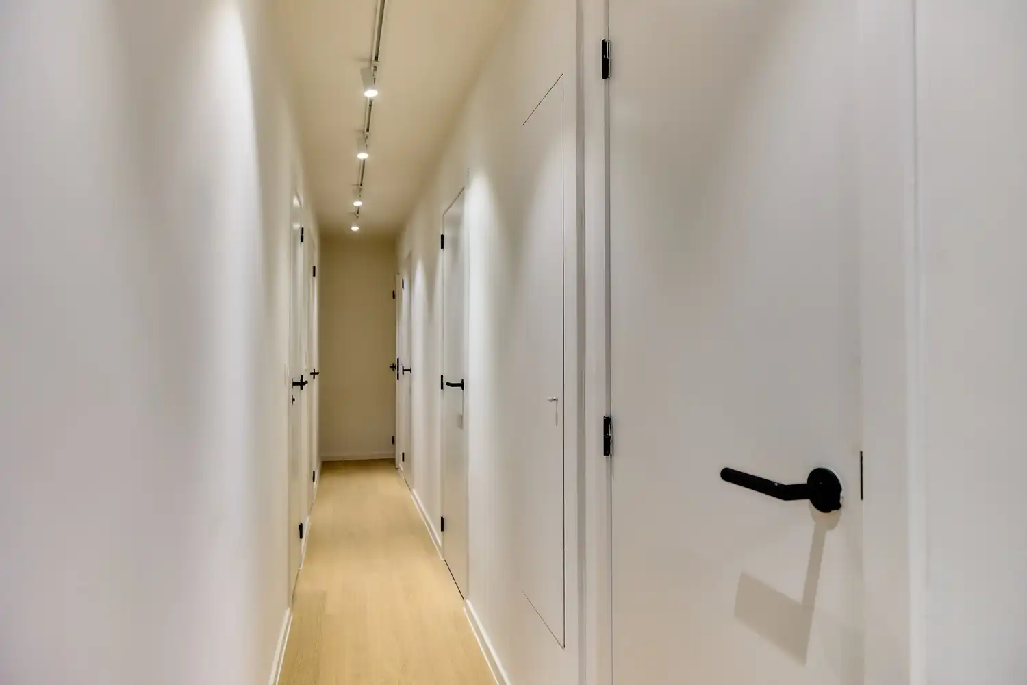 Hoogwaardig gerenoveerd appartement met 3 slaapkamers en uitzicht over Gent foto 11