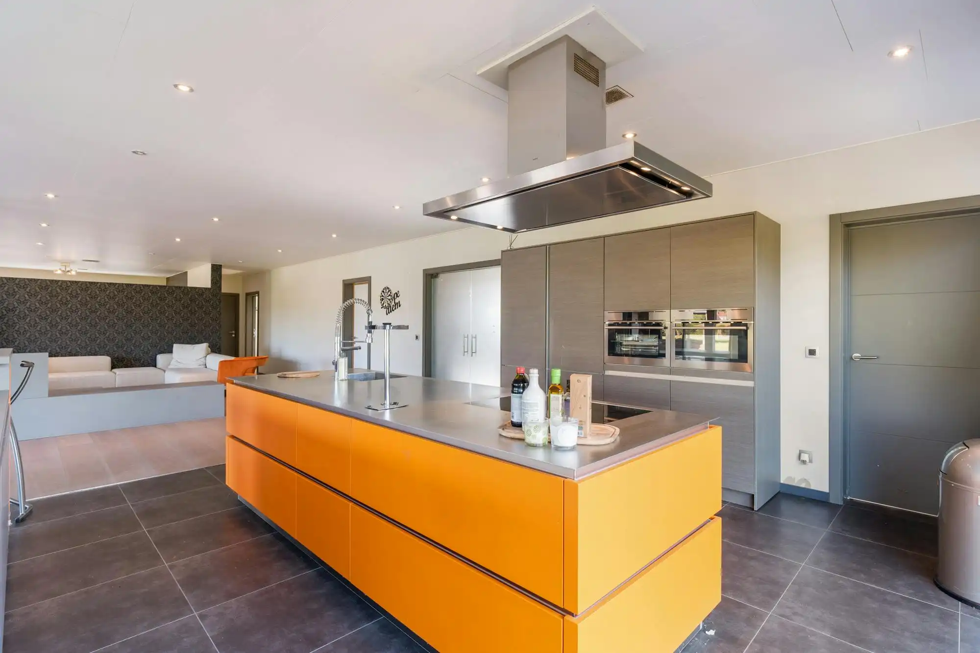 Ruime villa met tuin & 2 garages, ideaal als kangoeroewoning foto 6
