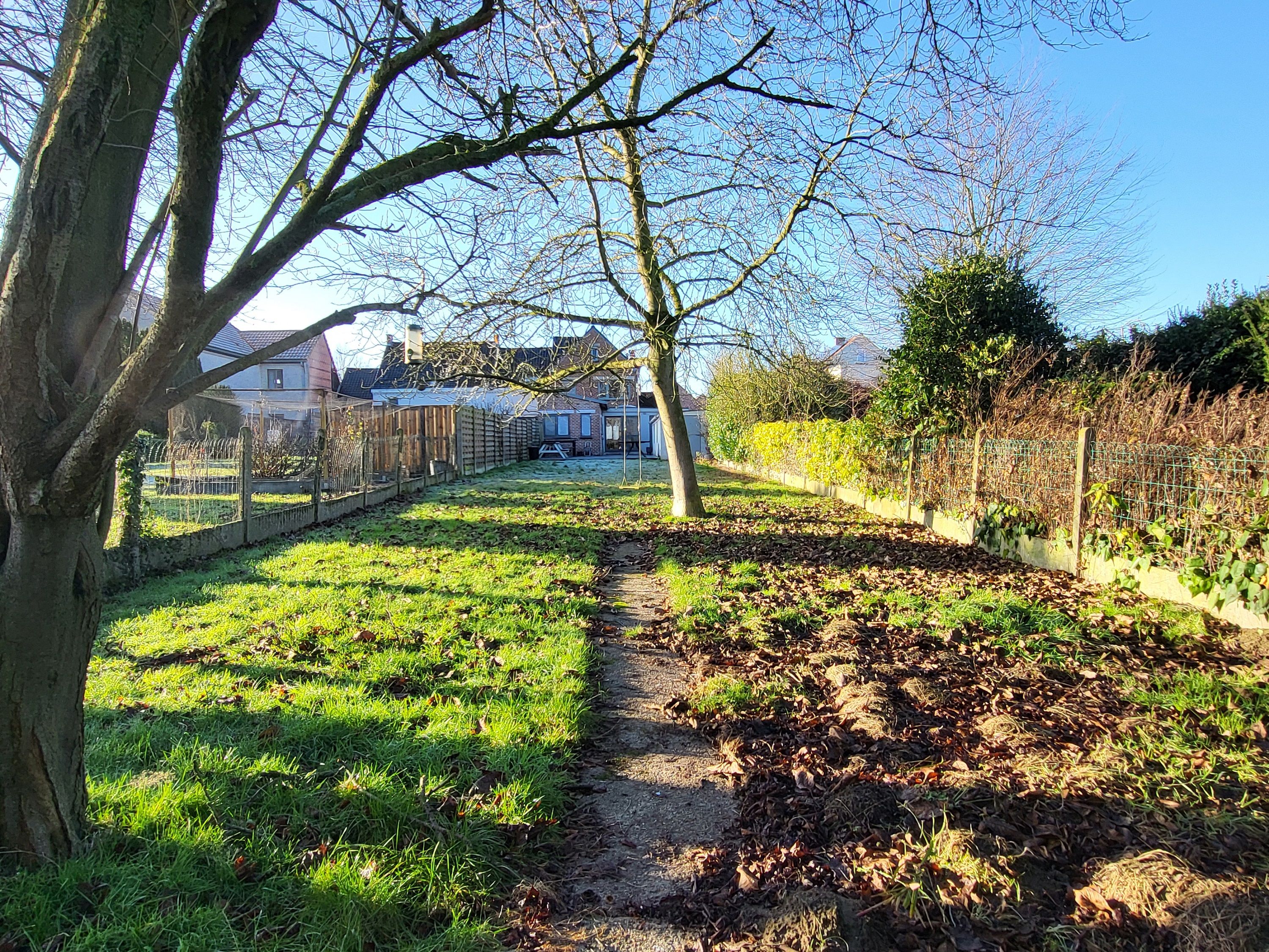 Deze landelijk gelegen woning met open uitzicht combineert ruimte, rust en wooncomfort op een perceel van 611 m².  foto 32