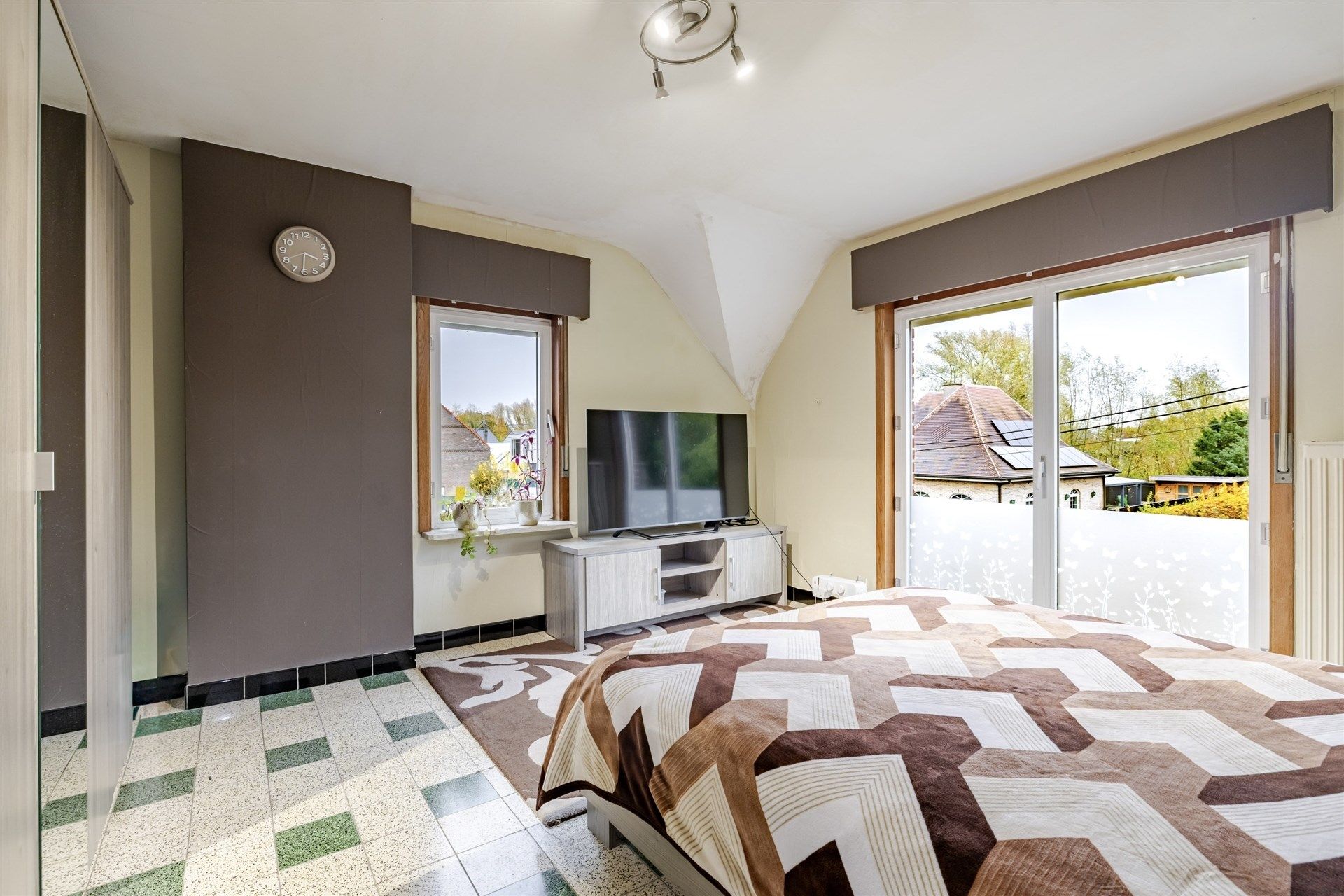 Ruime woning met 3 slks, grote tuin en garage foto 16