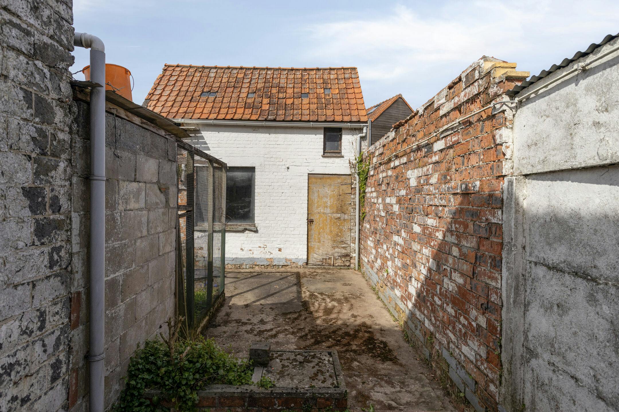Huis met 2 / 3 slaapkamers en buitenruimte in centrum Maldegem foto 4