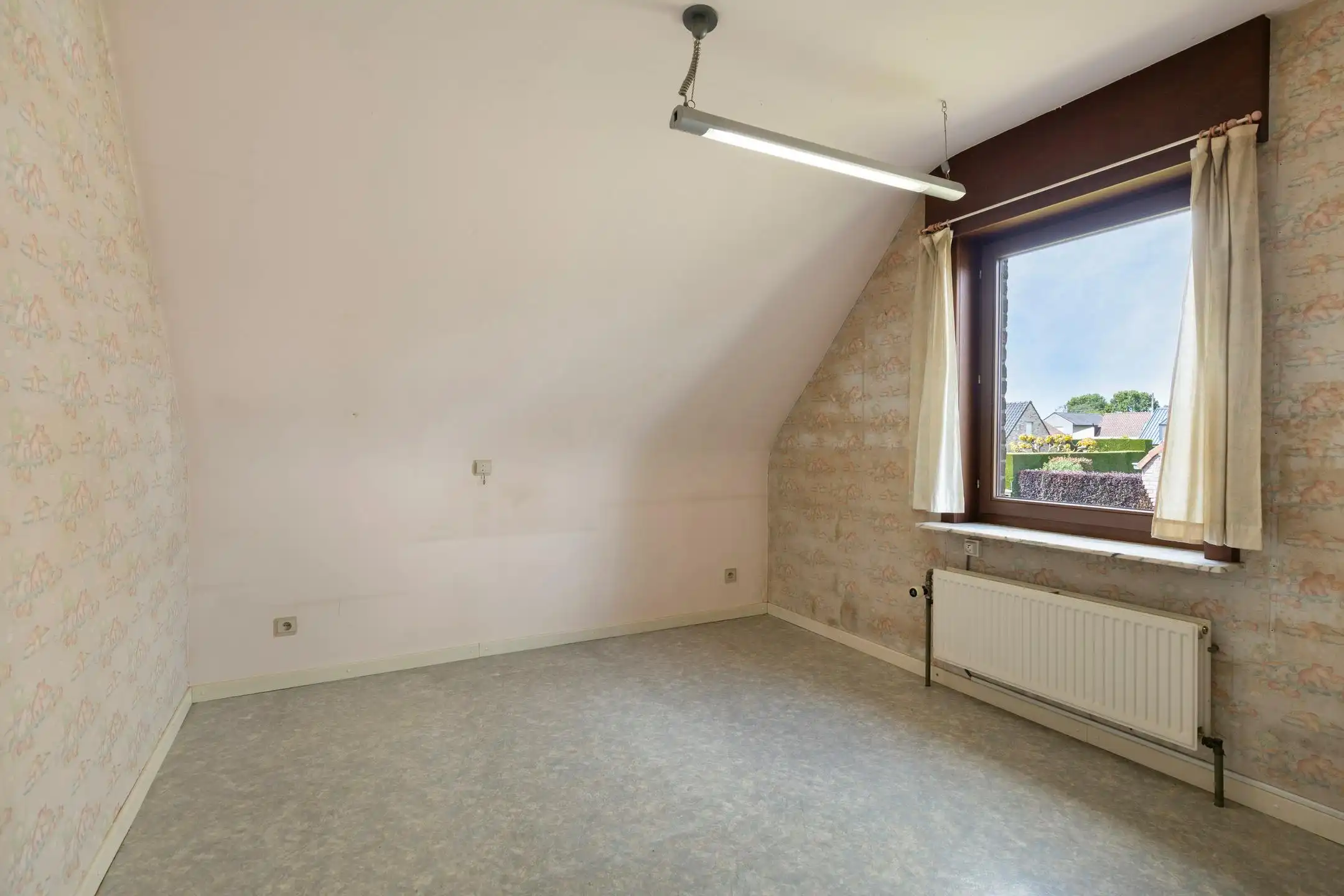 Alleenstaand huis op residentiële locatie te koop in Gullegem foto 7