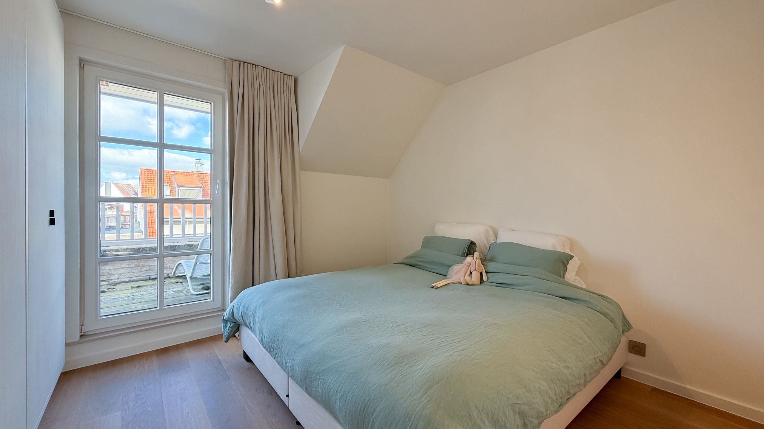 Stijlvol gerenoveerd duplexappartement / centrum van Knokke. foto 24