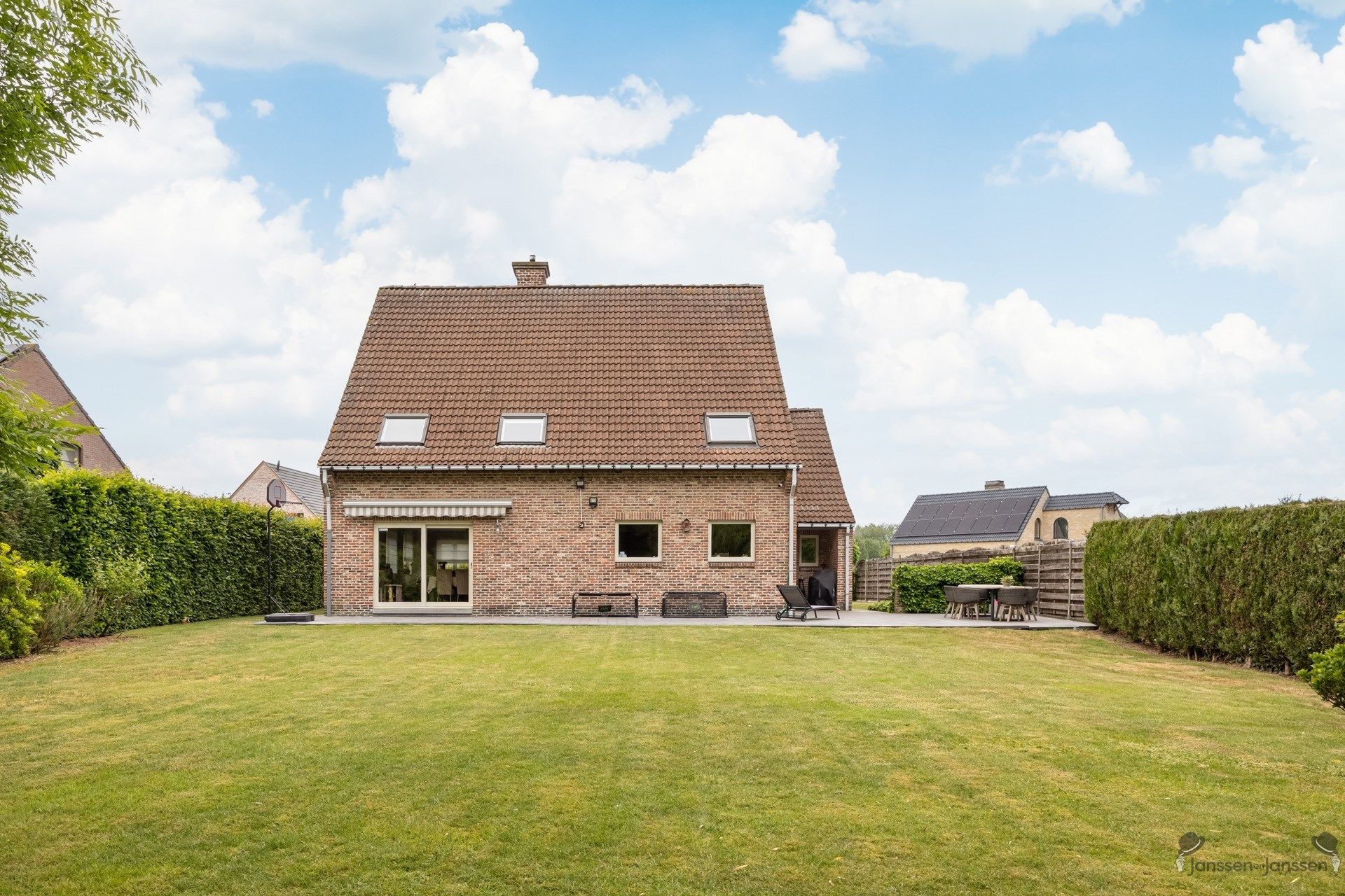 Rustig Gelegen Ruime Villa op 1411m² foto 17
