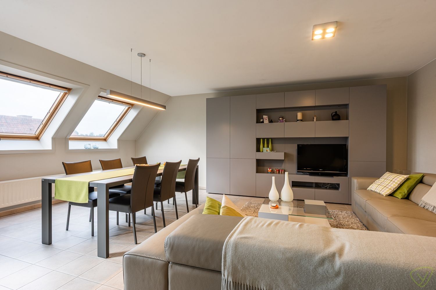 Instapklaar duplex-appartement met terras en garage in Adegem foto 6