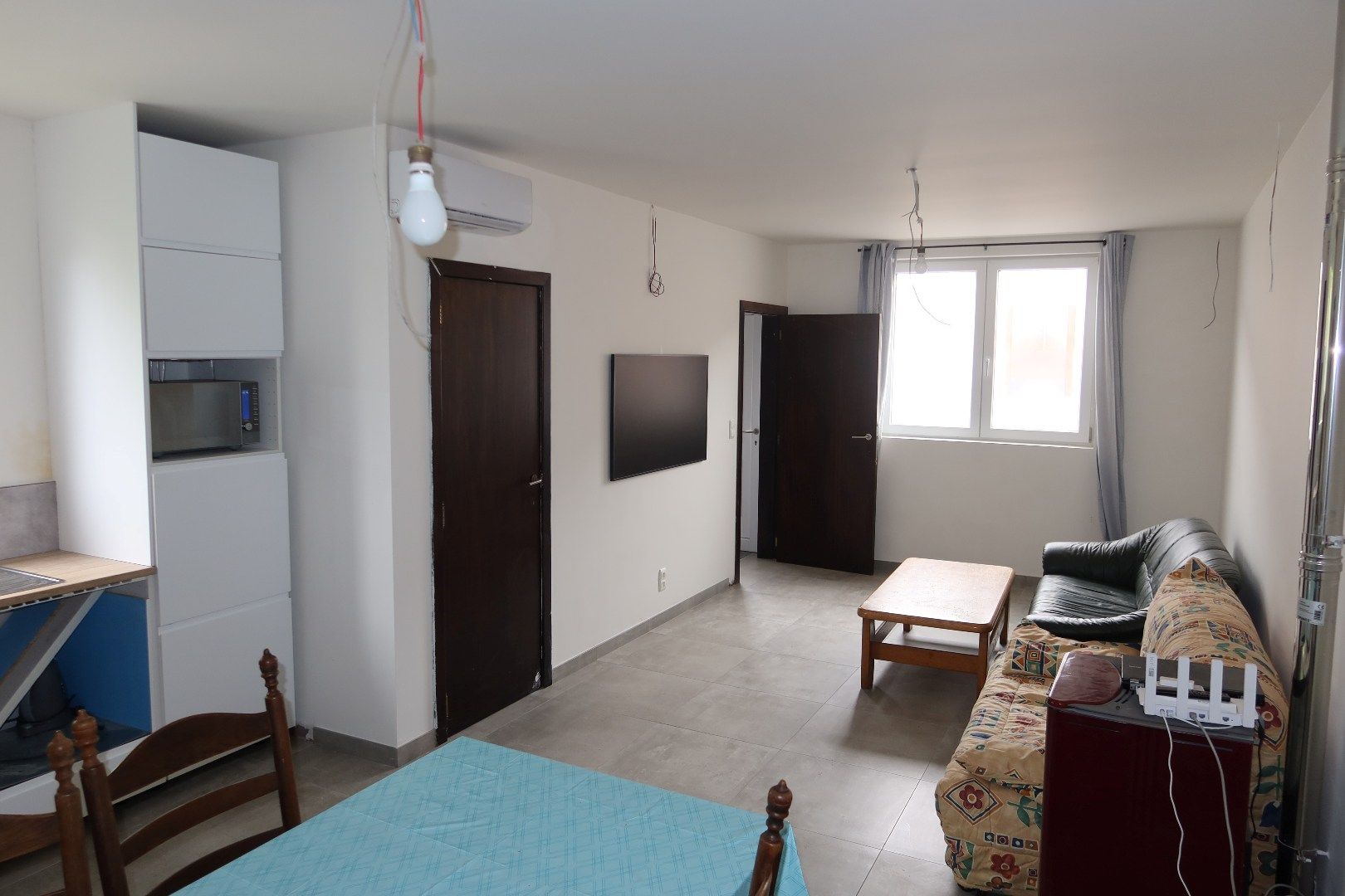Karaktervol burgerhuis met 2 slk, tuin en achteruitgang met garage foto 2