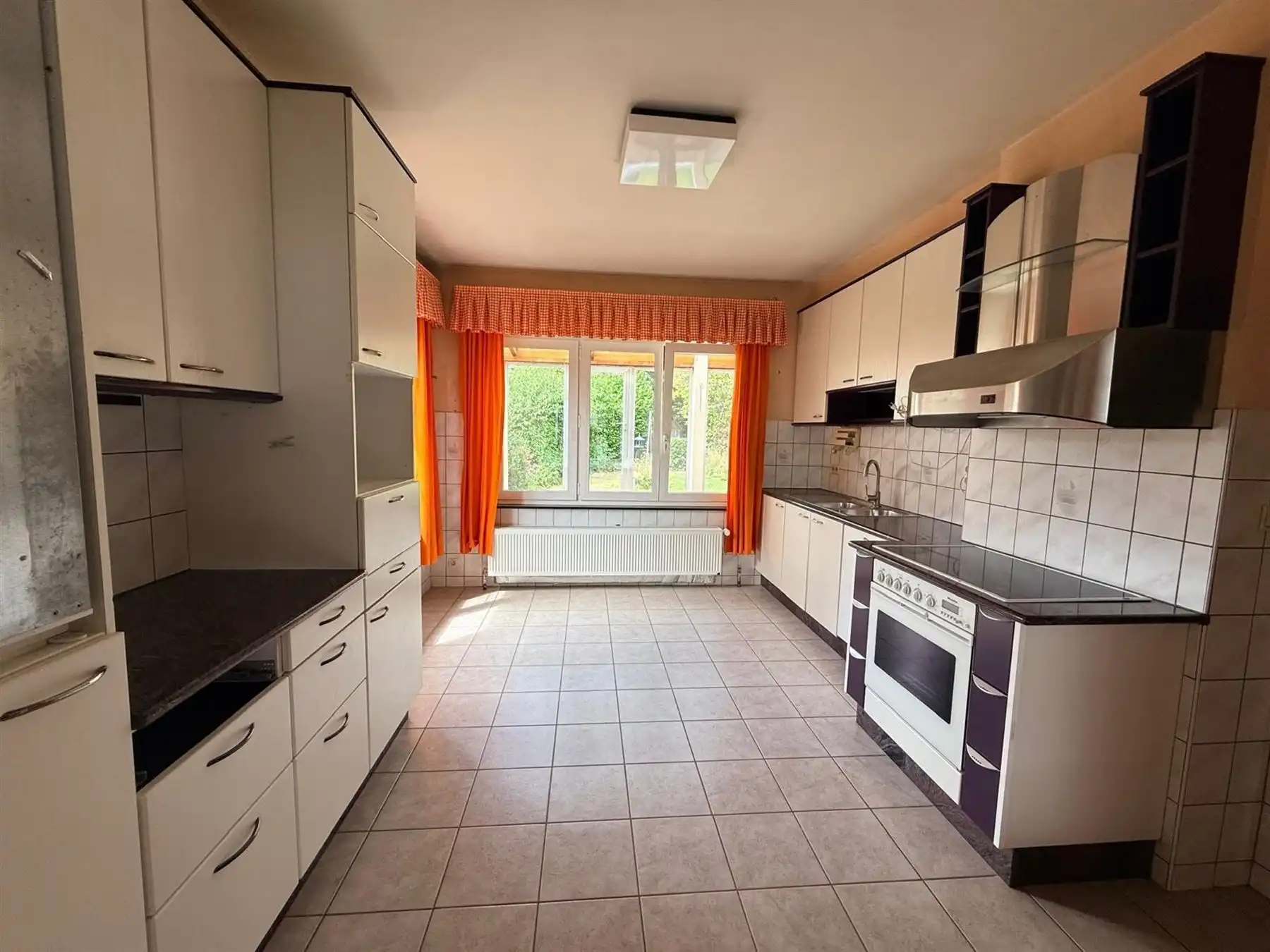 RESIDENTIEEL 3-GEVEL WONING MET MOOIE TUIN foto 5