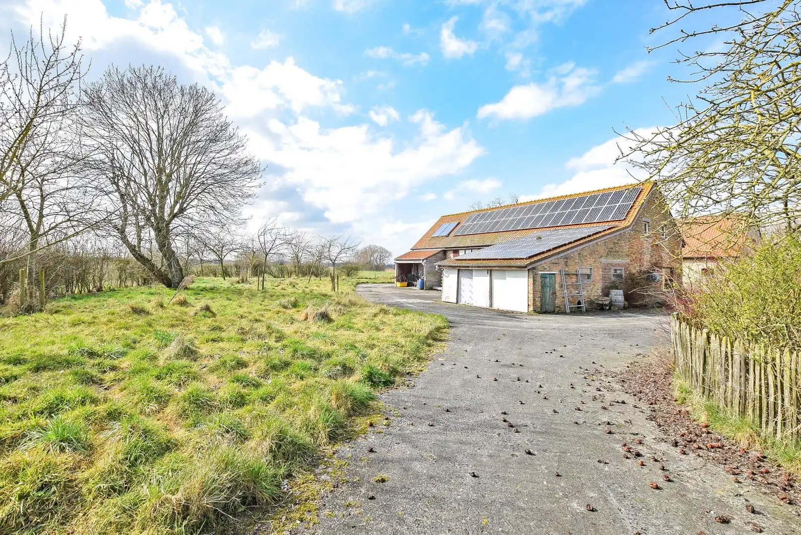 Uniek gelegen landhuis op 4334 m² gelegen te Diksmuide. foto 24