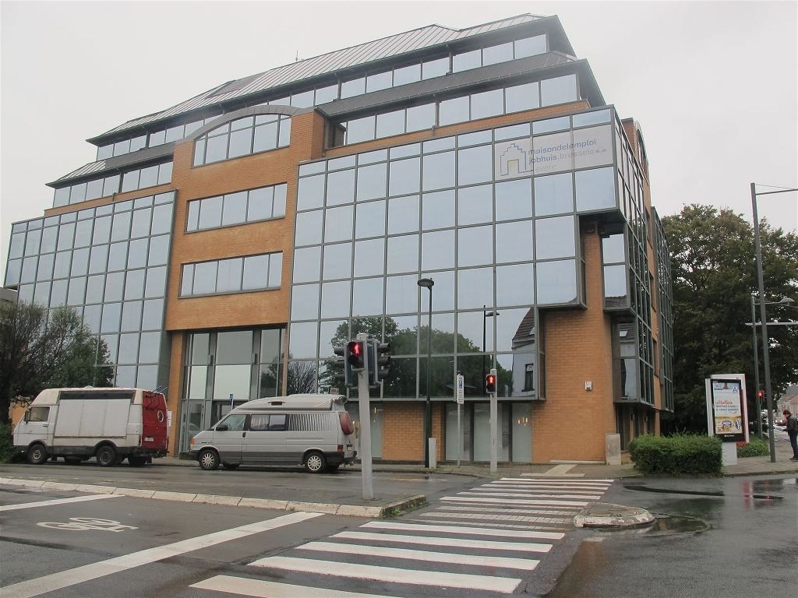 CORNER BUILDING: vanaf 133 m² tot 349 m² foto {{pictureIndex}}