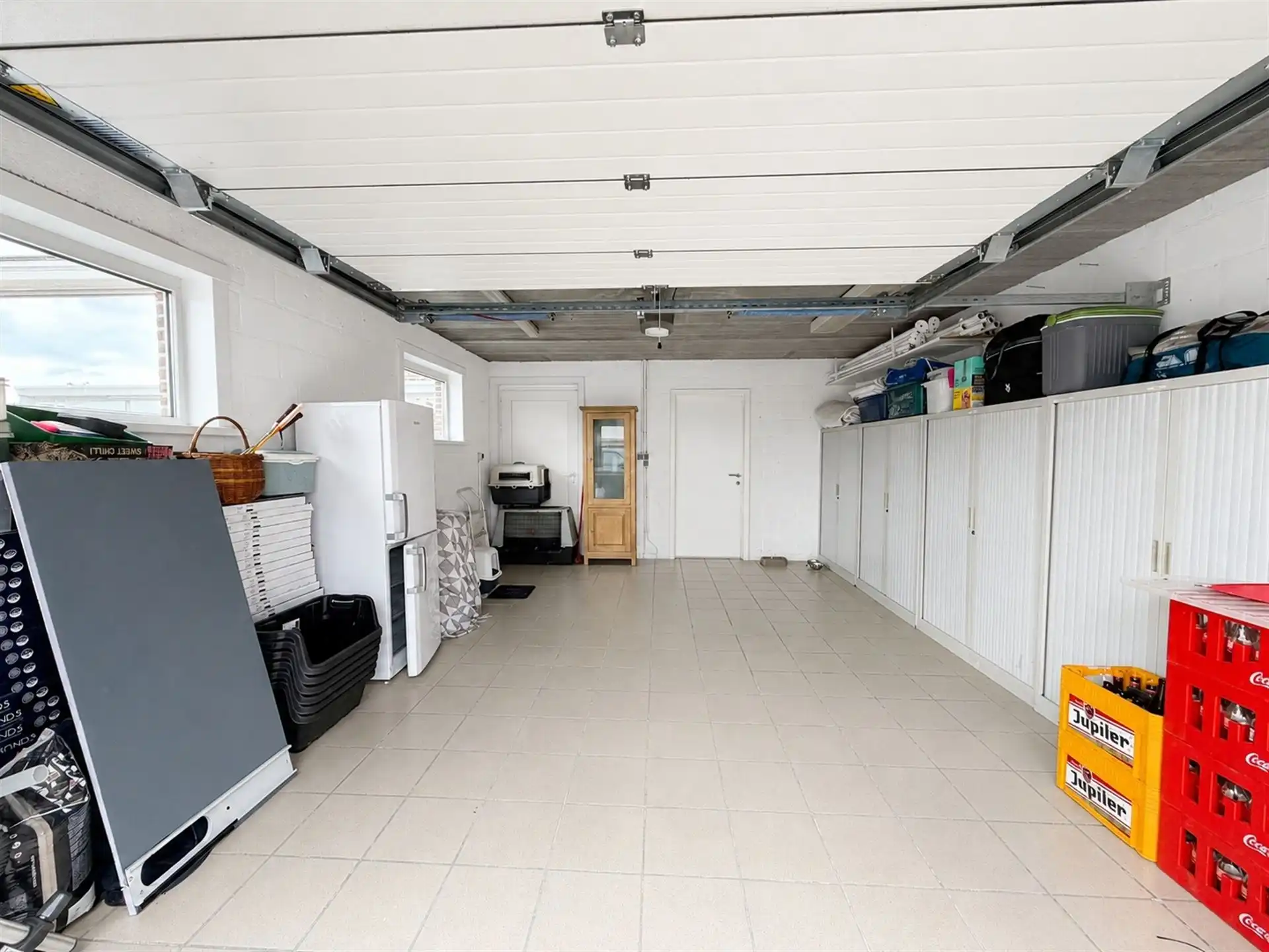 Verrassend ruime gezinswoning met 4 slaapkamers, kelder, zolder en een grote inpandige garage! foto 15