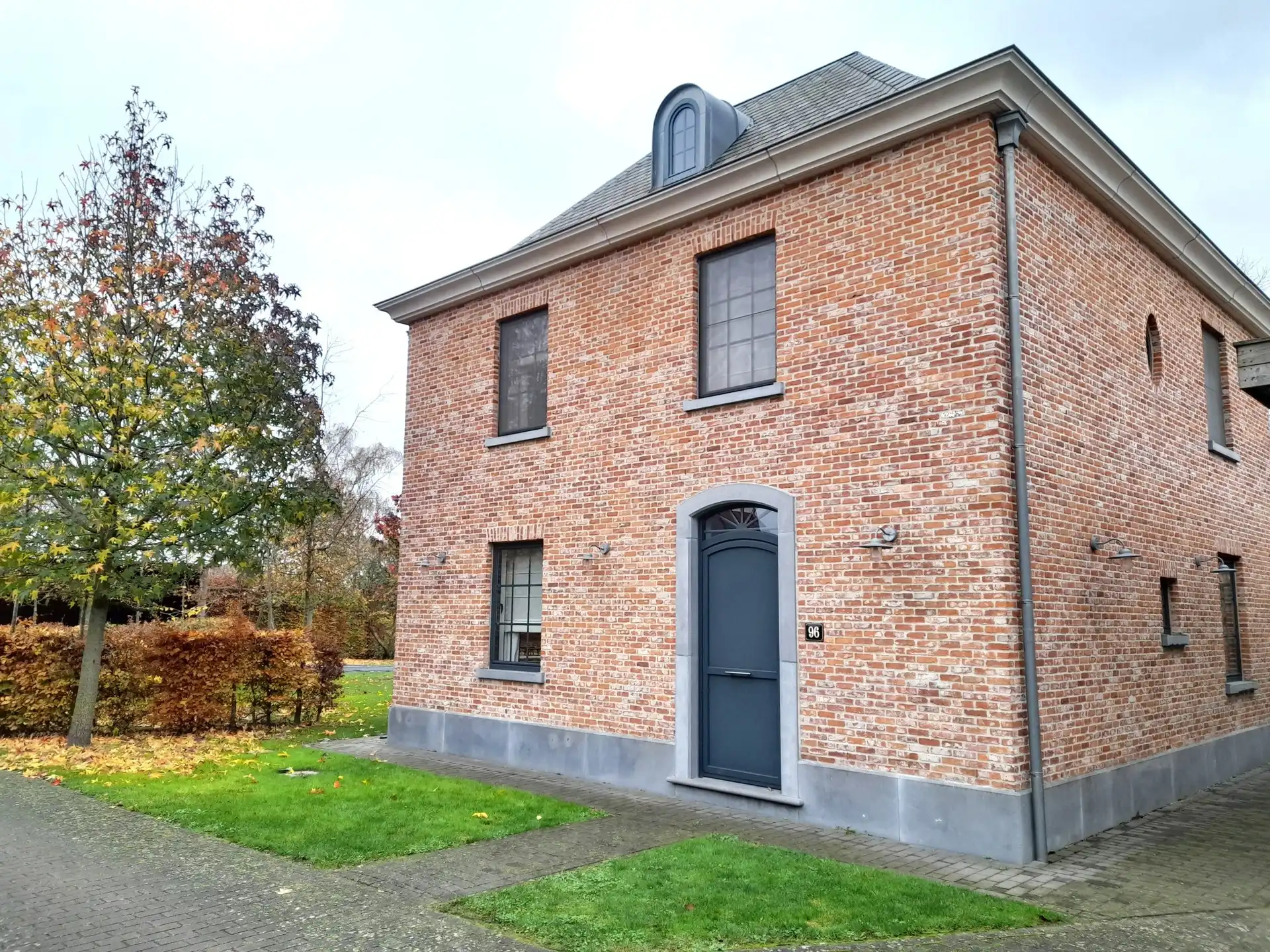 Rustig gelegen stijlvolle woning met 4 slaapkamers foto 6