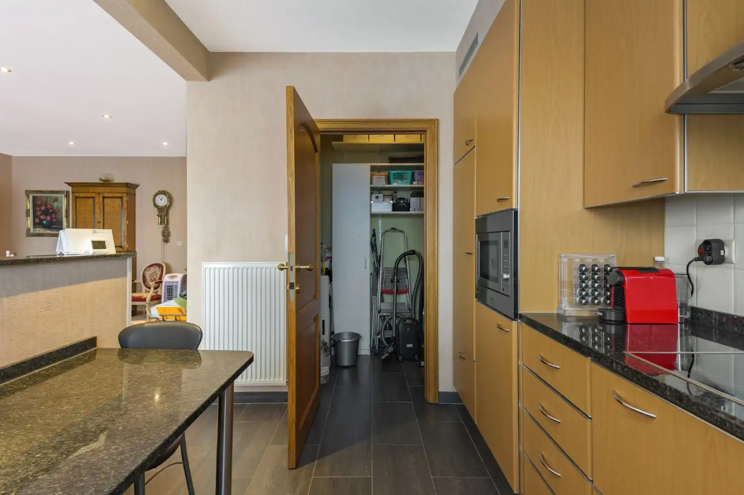 INSTAPKLAAR APPARTEMENT MET 3 SLK EN GARAGEBOX! foto 8