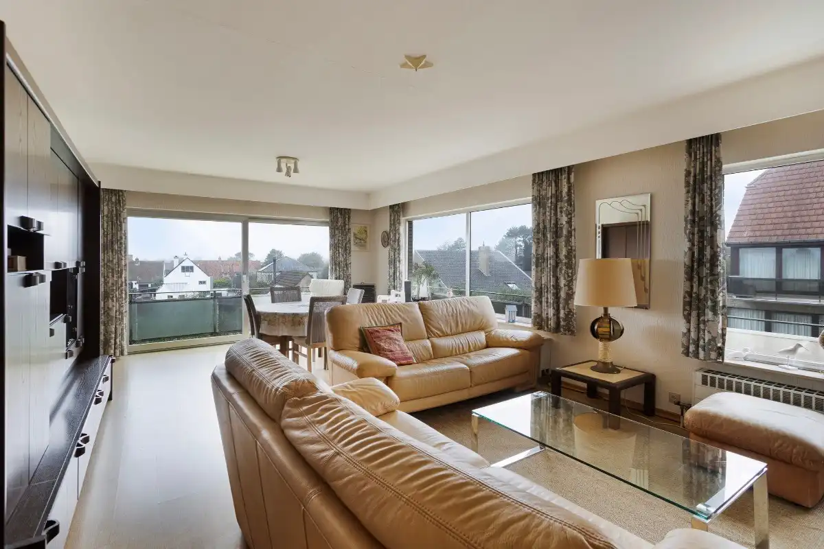 Te renoveren appartement met panoramisch terras en privéparking. foto 2