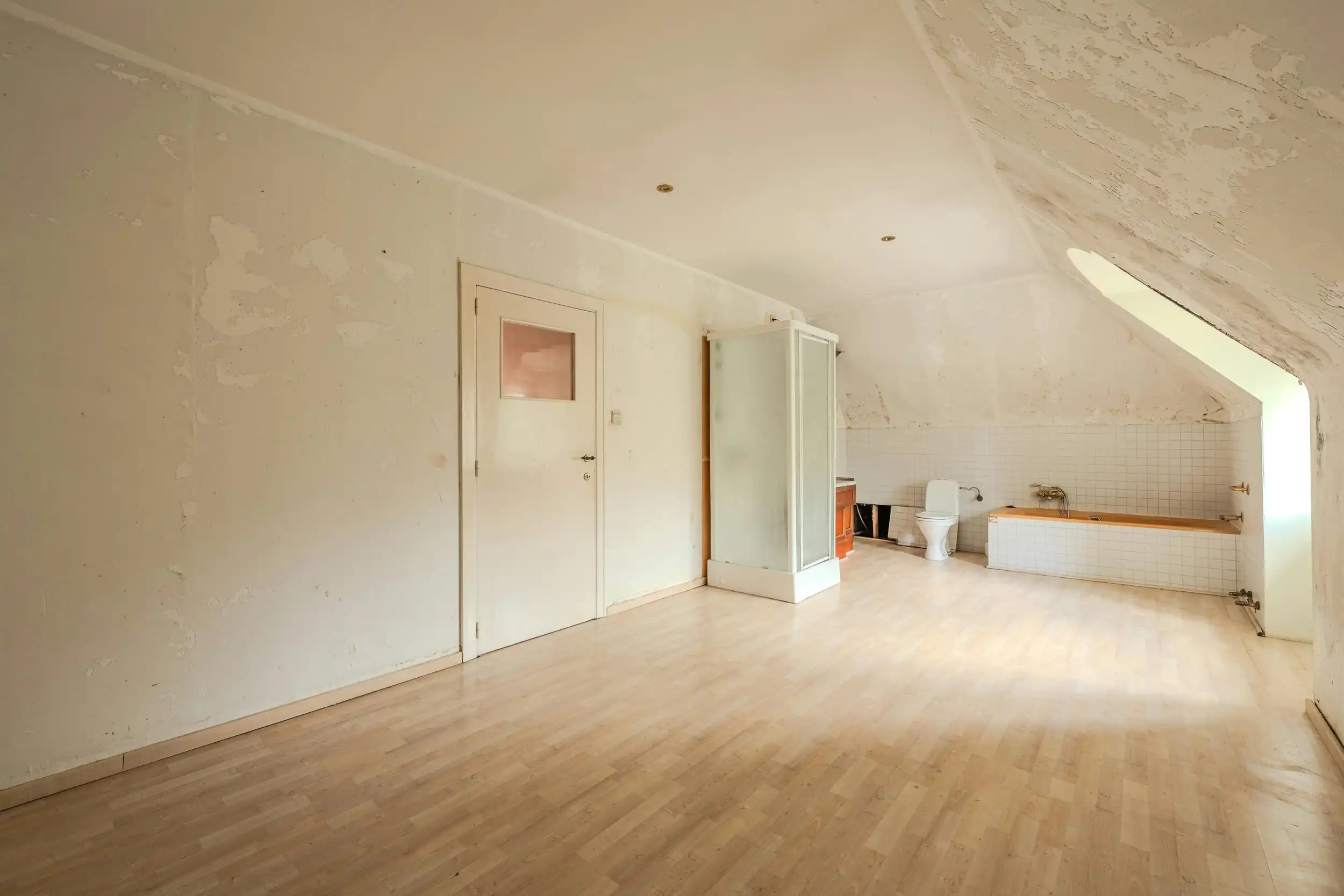 Hoekhuis met veel potentieel te koop te Mariakerke foto 29