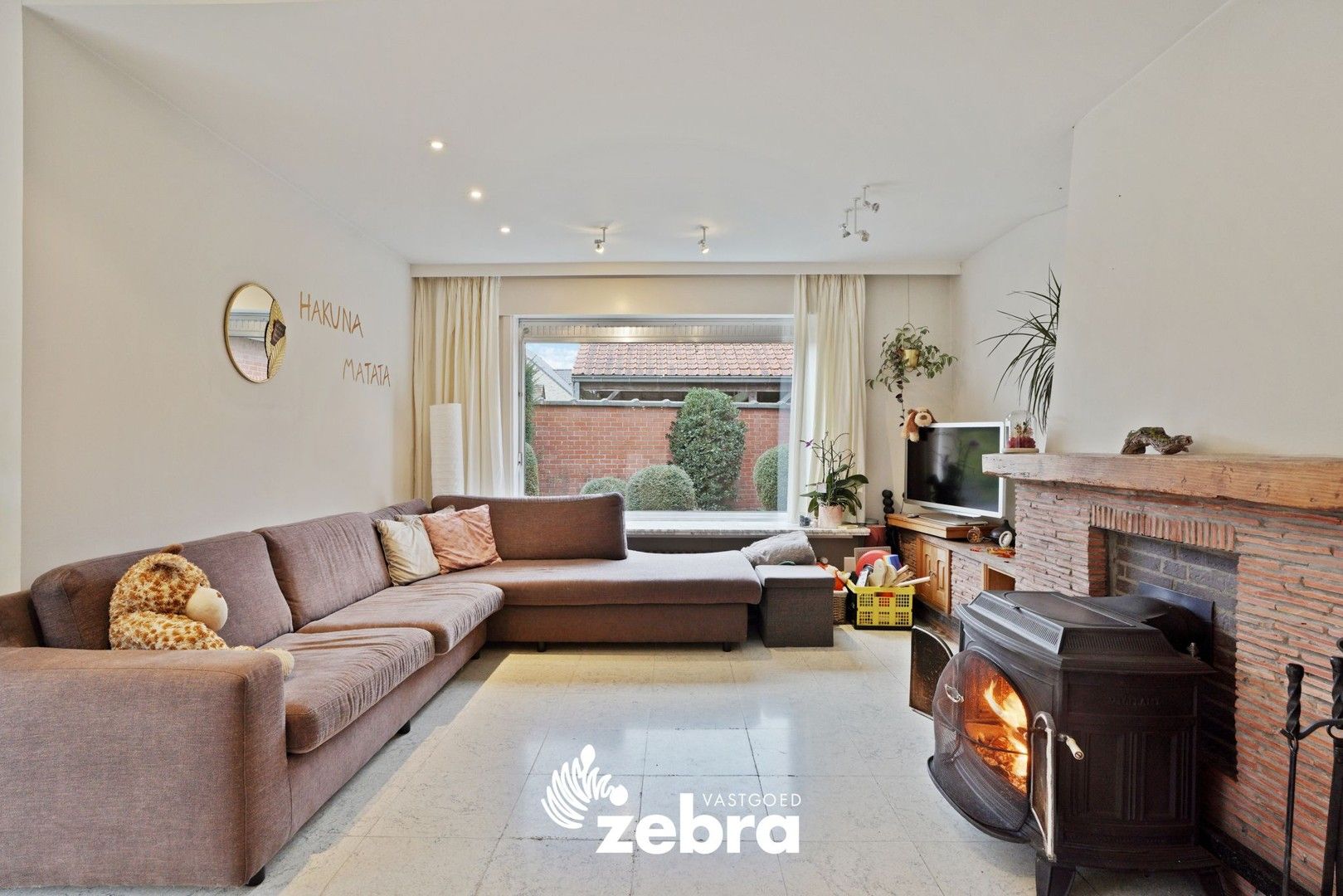 Ruime woning met grote tuin, zwemvijver en schuur in Beveren aan de IJzer! foto 5