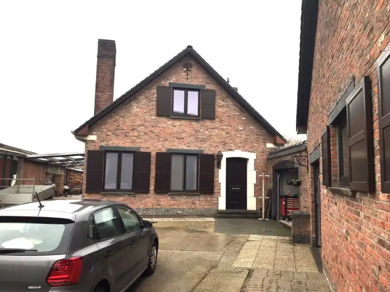 Te Grembergen : Woonst met terras en tuin - EN bijgebouw met garage- ruime parking in doodlopende straat nabij de spoorweg foto 6