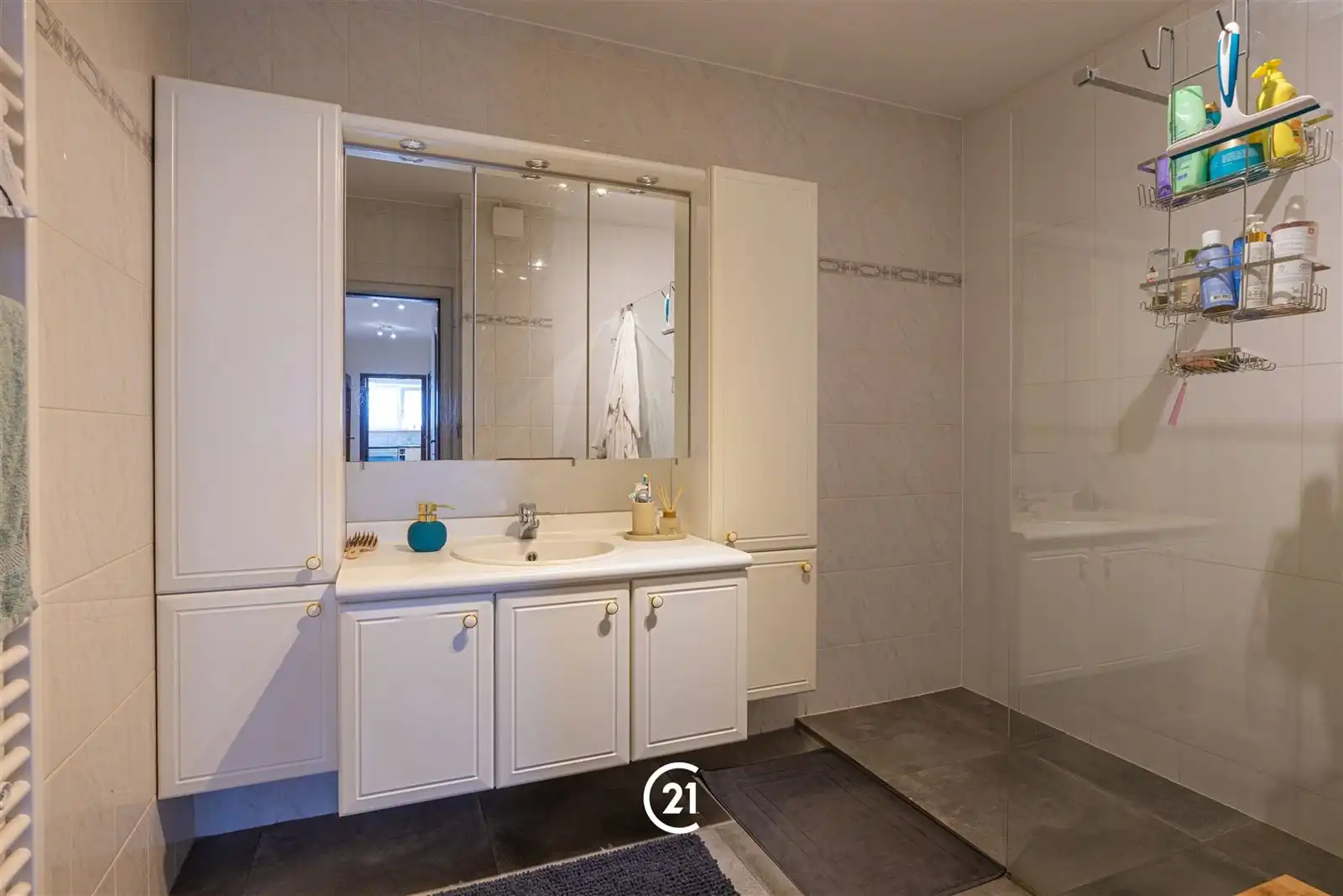 2 slaapkamer appartement met staanplaats en kelder foto 10