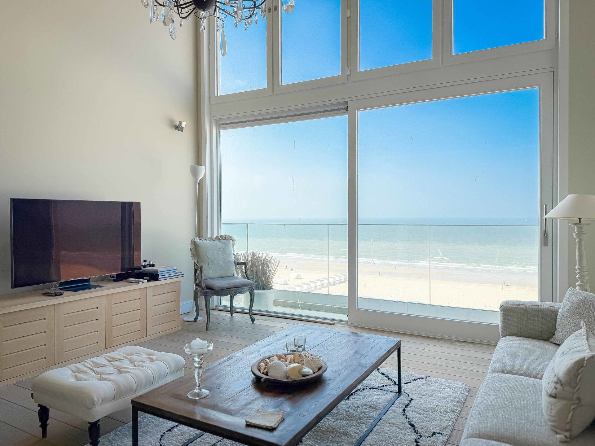 EXCLUSIEF mezzanine-appartement, gelegen op Zeedijk Zoute... foto 5